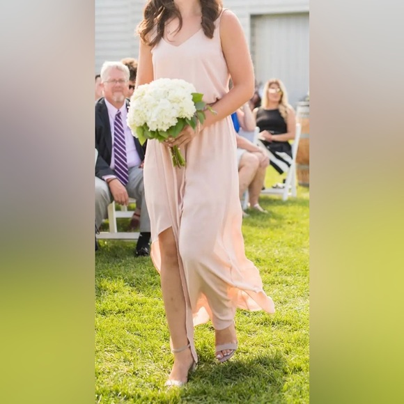 Show me your Mumu Kendall Maxi dress in Dusty Blush Crisp - Picture 6 of 6